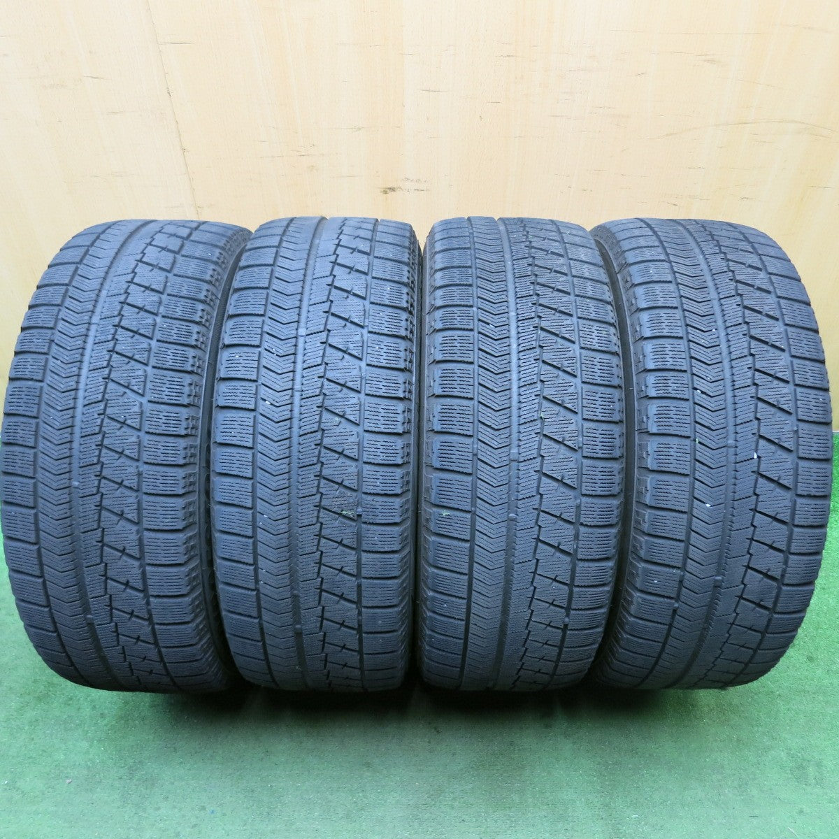 キレイ★スタッドレス 205/55R16 ブリヂストン ブリザック VRX NIRVANA NV ニルヴァーナ ニルバーナ 16インチ PCD114.3/5H★5081902HAス