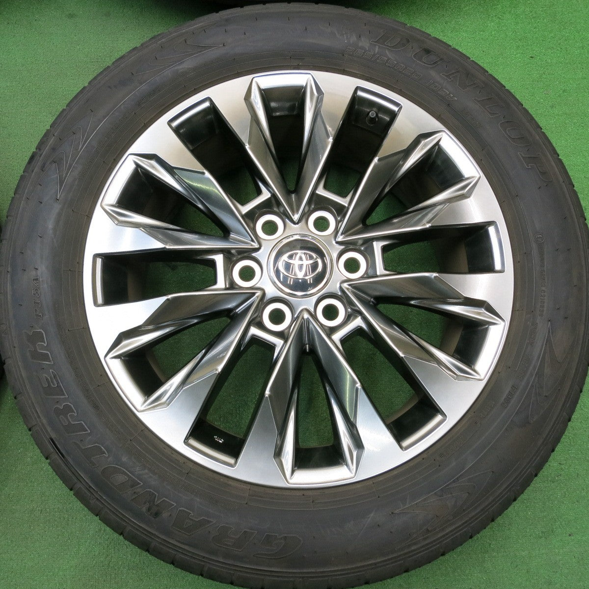 キレイ!23年★トヨタ ランクル 300 ZX 純正 265/55R20 ダンロップ グラントレック PT5A 20インチ PCD139.7/6H★5053008HAノ