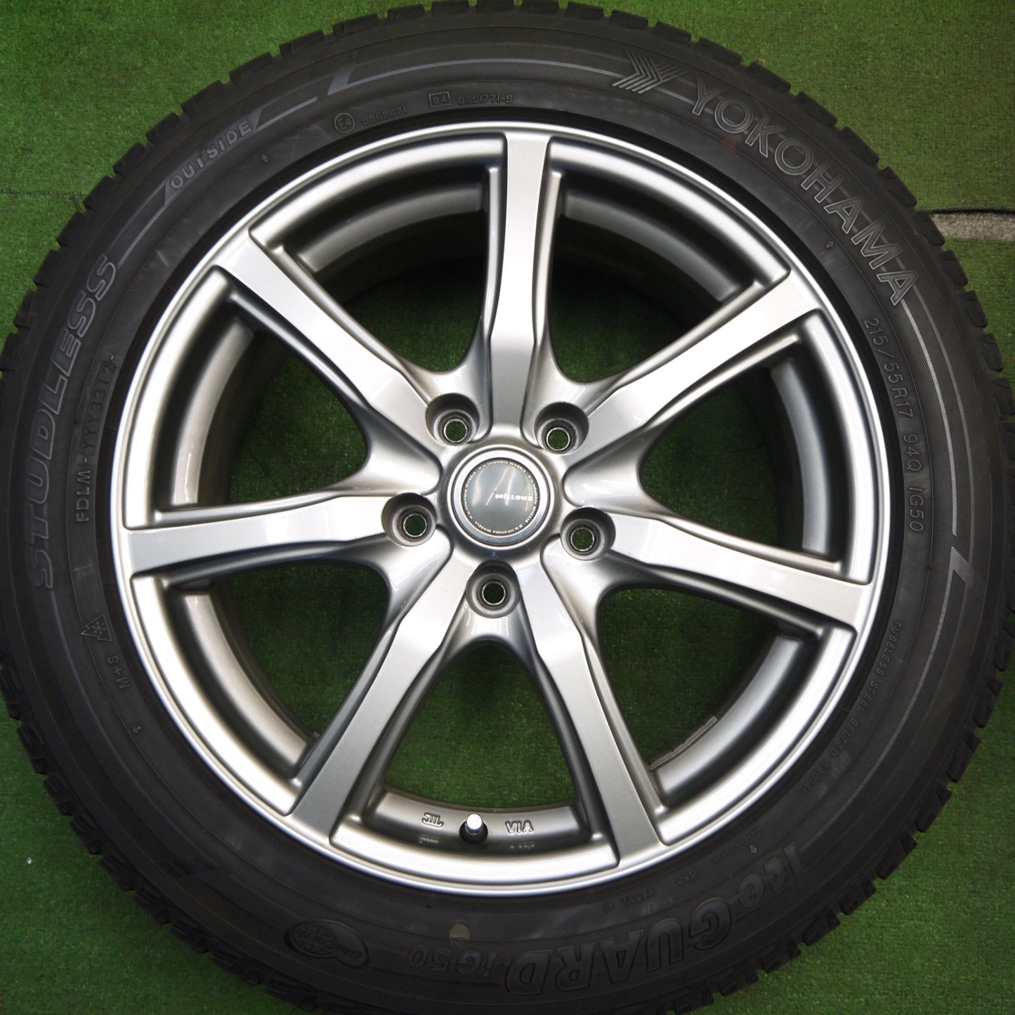 バリ溝!キレイ!8.5分★スタッドレス 215/55R17 ヨコハマ アイスガード iG50 MiLLOUS ミルアス 17インチ PCD114.3/5H★5043007Hス