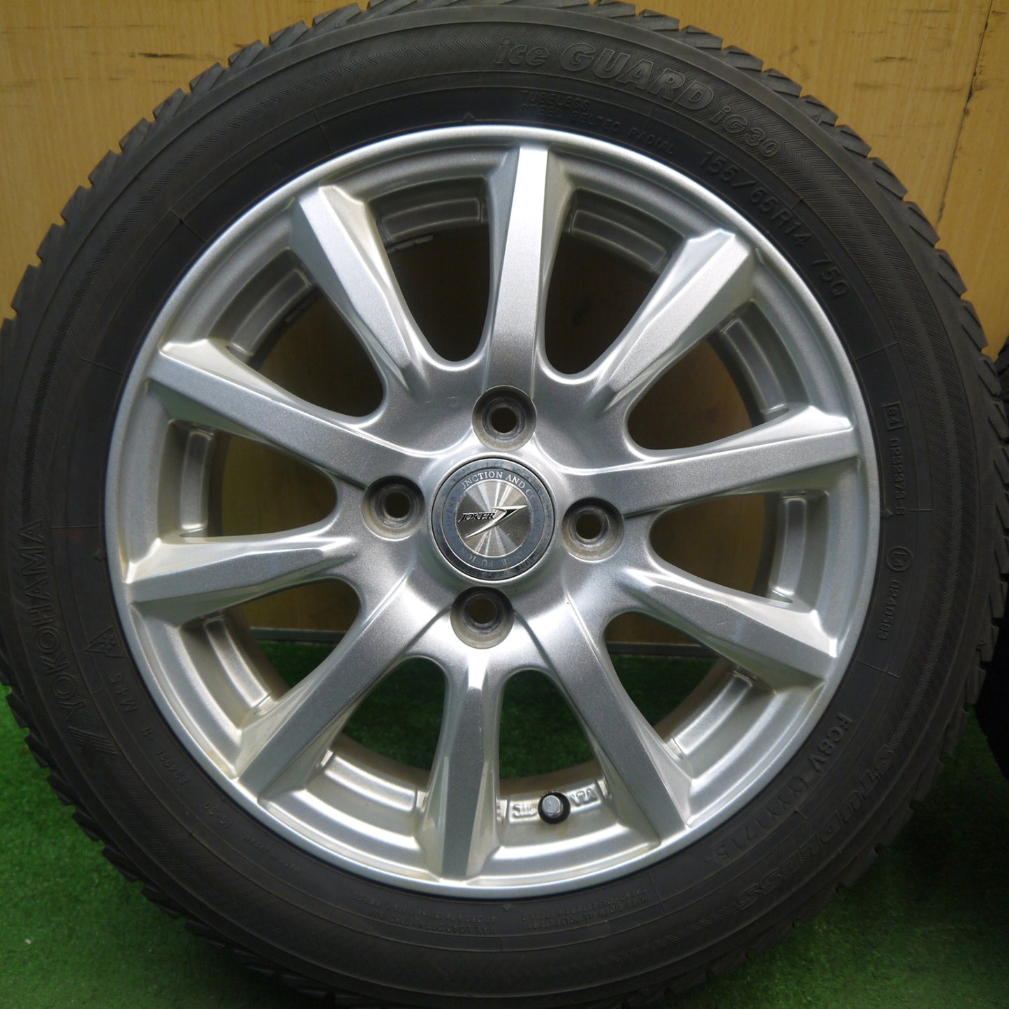 バリ溝!キレイ!8.5分★スタッドレス 155/65R14 ヨコハマ アイスガード iG30 JOKER ジョーカー 14インチ PCD100/4H★5092902Hス