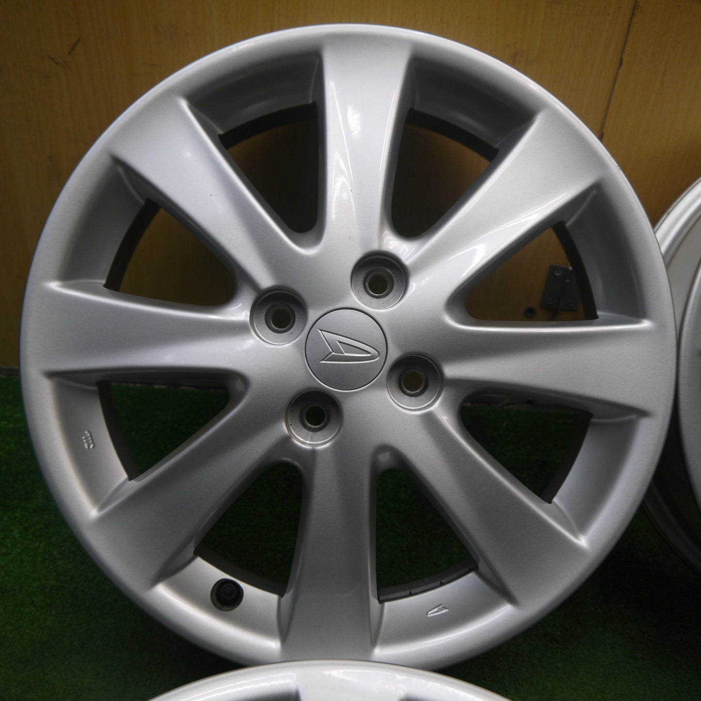 キレイ★ダイハツ ムーヴ 純正 ホイール 16インチ 16×4.5J PCD100/4H★5061401KKホ