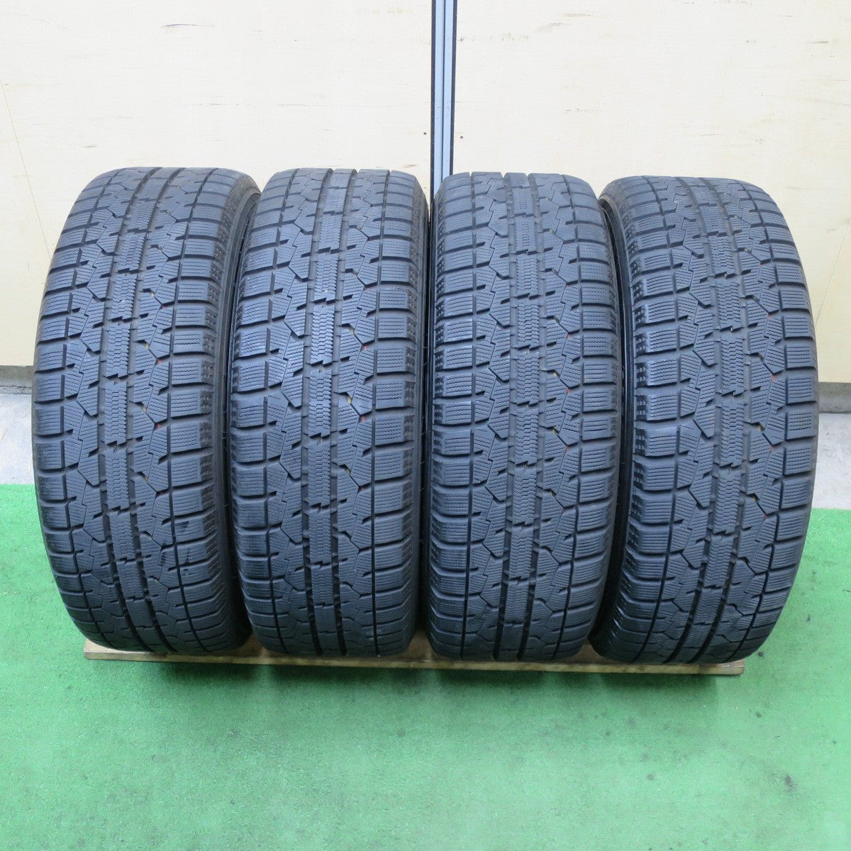 バリ溝!22年!キレイ!9.5分★スバル GJ GP インプレッサ G4 純正 205/55R16 スタッドレス トーヨー オブザーブ ガリット GIZ 16インチ PCD100/5H★5092302TTス