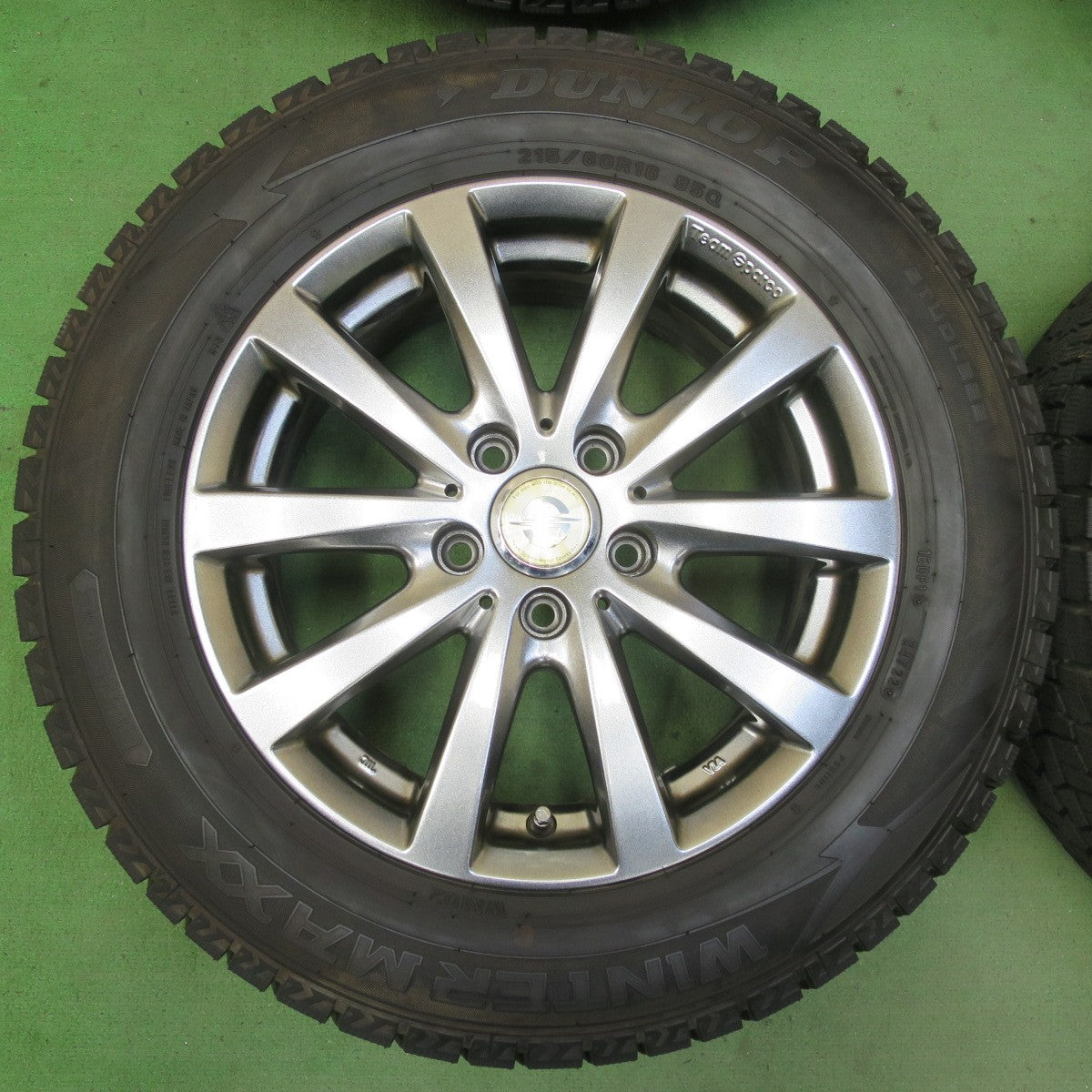 バリ溝!22年!9.5分★ワーゲン 等 Team Sparco 215/60R16 スタッドレス ダンロップ ウインターマックス WM02 チームスパルコ 16インチ PCD112/5H★5081103イス