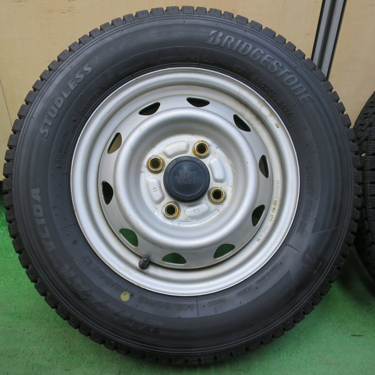 バリ溝!24年!9.5分★スタッドレス 145/80R12 86/84N ブリヂストン ブリザック VL10A スチール ホイール 12インチ PCD100/4H★5051201イス