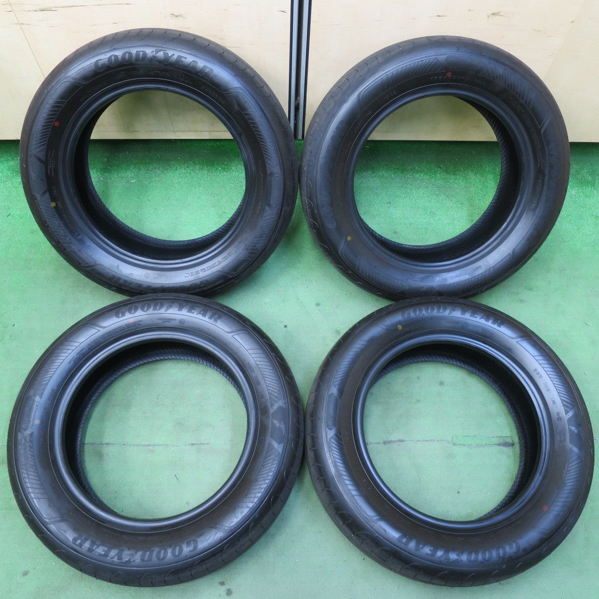 新車外し!24年★185/65R15 グッドイヤー EfficientGrip Performance2 エフィシェントグリップ パフォーマンス2 アクア フリード デミオ 等★5061003イノタ