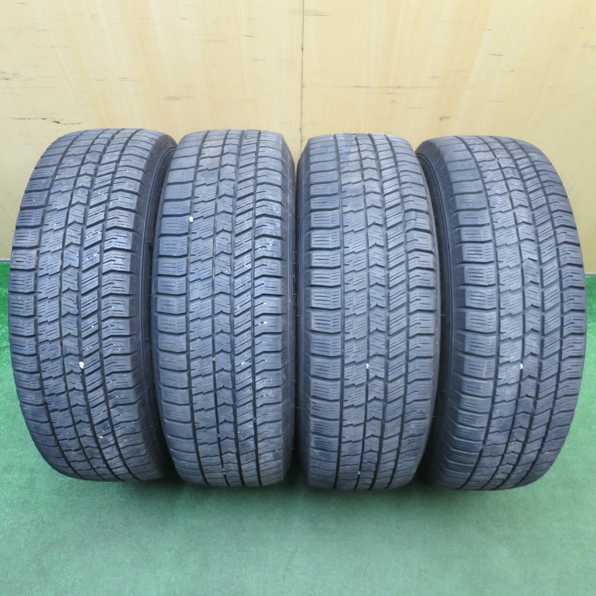 バリ溝!23年!キレイ!9分★スタッドレス 205/65R16 グッドイヤー アイスナビ8 TOPRUN トップラン 16インチ PCD114.3/5H★6021202NJス