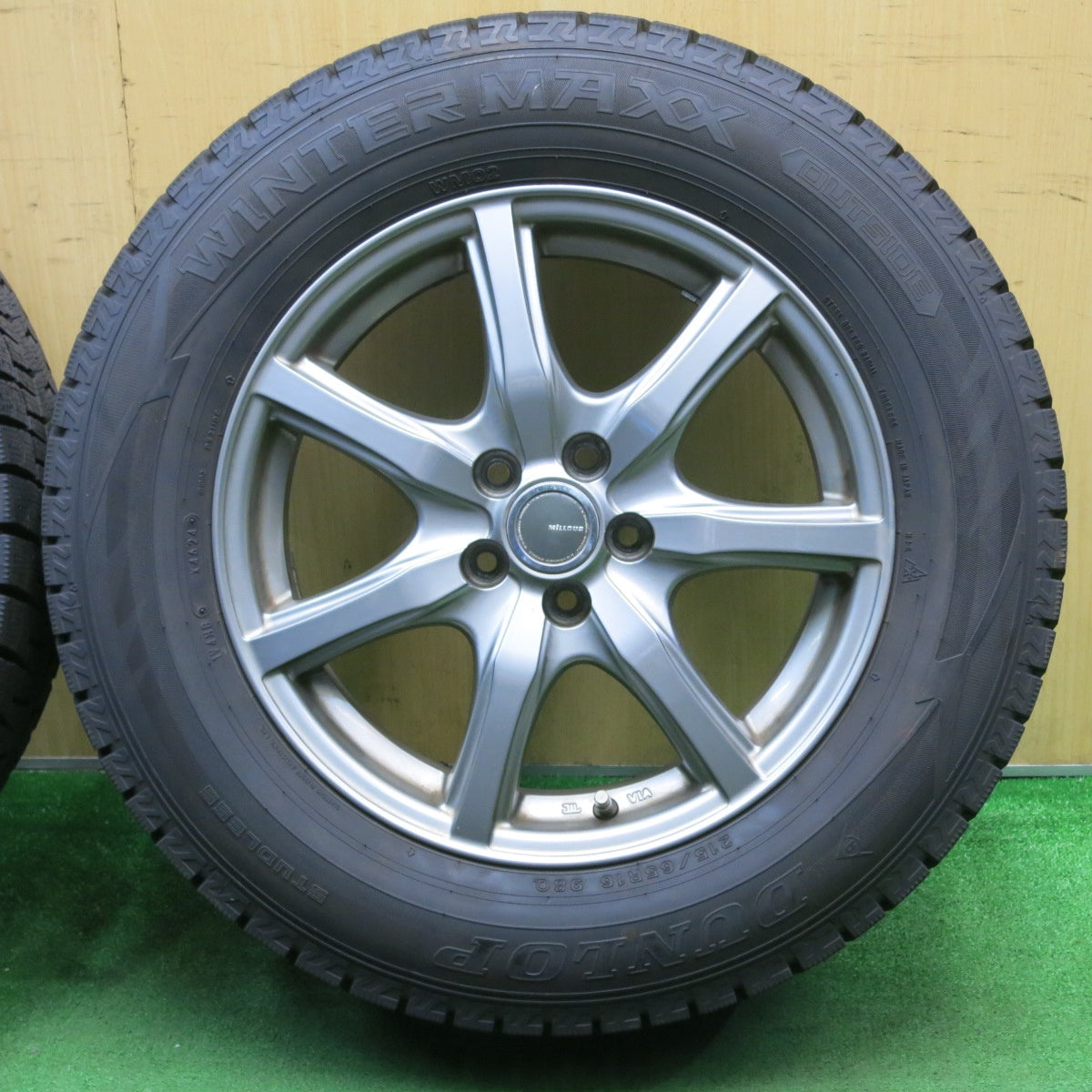 バリ溝!24年!キレイ!9.5分以上★XV 等 215/65R16 スタッドレス ダンロップ ウインターマックス WM02 MiLLOUS ミルアス 16インチ PCD100/5H★5050408NJス