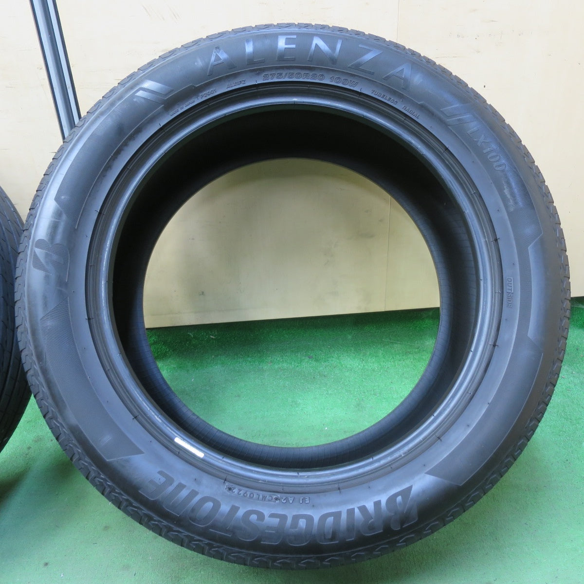 バリ溝!22年!9.5分★275/50R20 ブリヂストン アレンザ LX100 タイヤ 20インチ ベンツ BMW アウディ 等★5070304イノタ