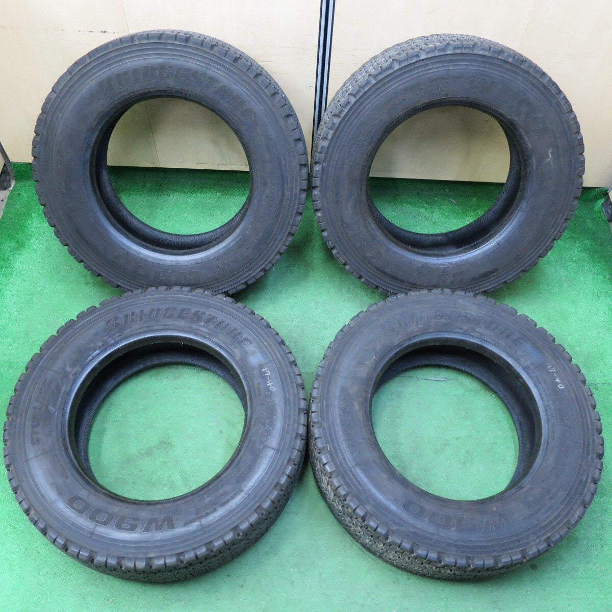 4本価格!20年★トラック タイヤ 245/70R19.5 136/134J スタッドレス ブリヂストン W900 19.5インチ★4080204イスタ