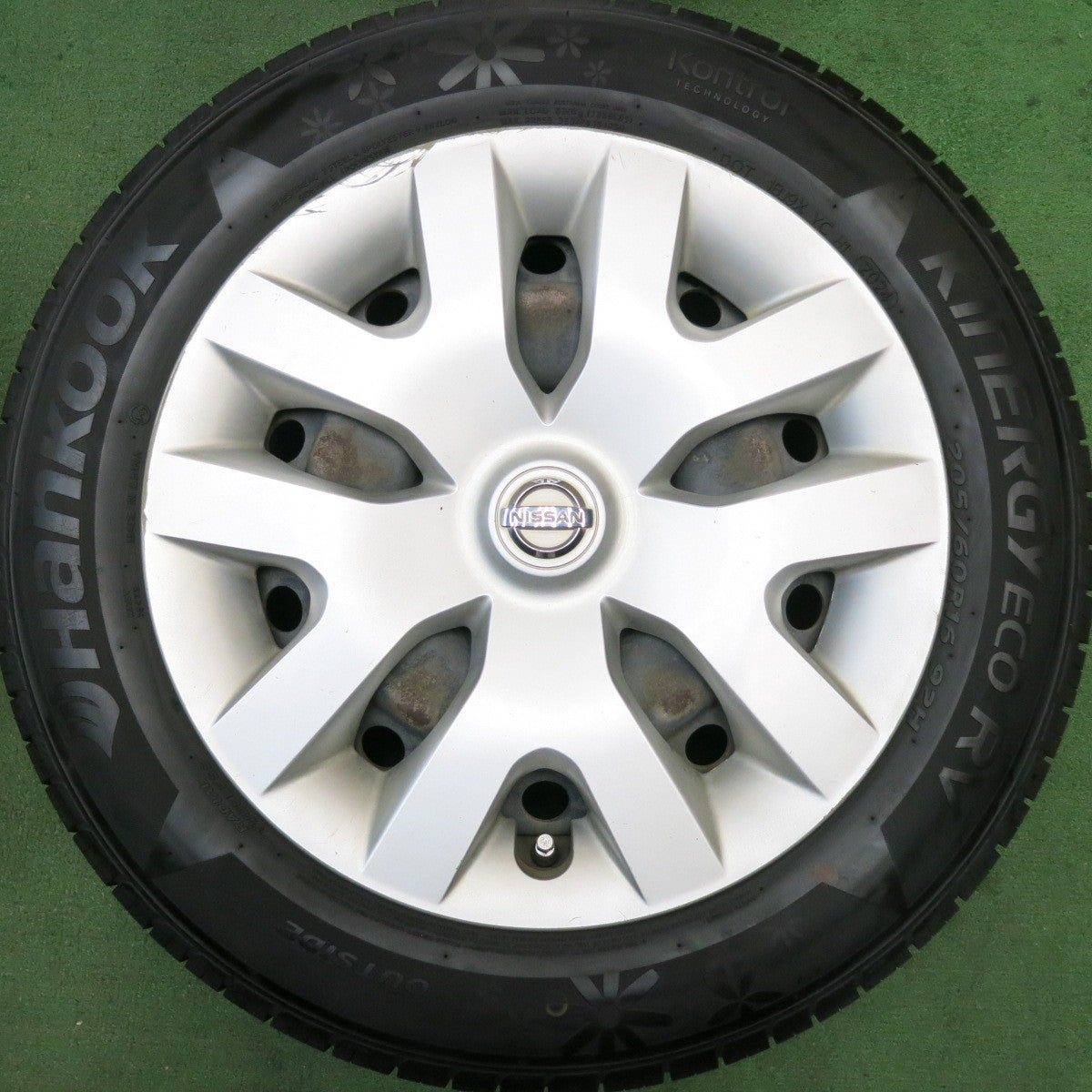ほぼ未使用!24年★日産 ジューク 純正 スチール 205/60R16 ハンコック キナジー ECO RV 16インチ PCD114.3/5H★5090603HAノ