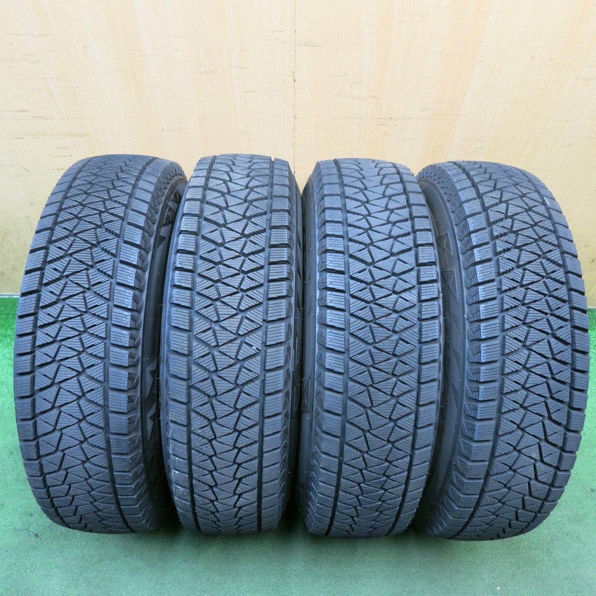 バリ溝!25年!キレイ!9.5分◎スタッドレス 195/80R15 ブリヂストン ブリザック DM-V2 MAD CROSS JB-01 マッドクロス 15インチ PCD139.7/5H◎6101106HAス