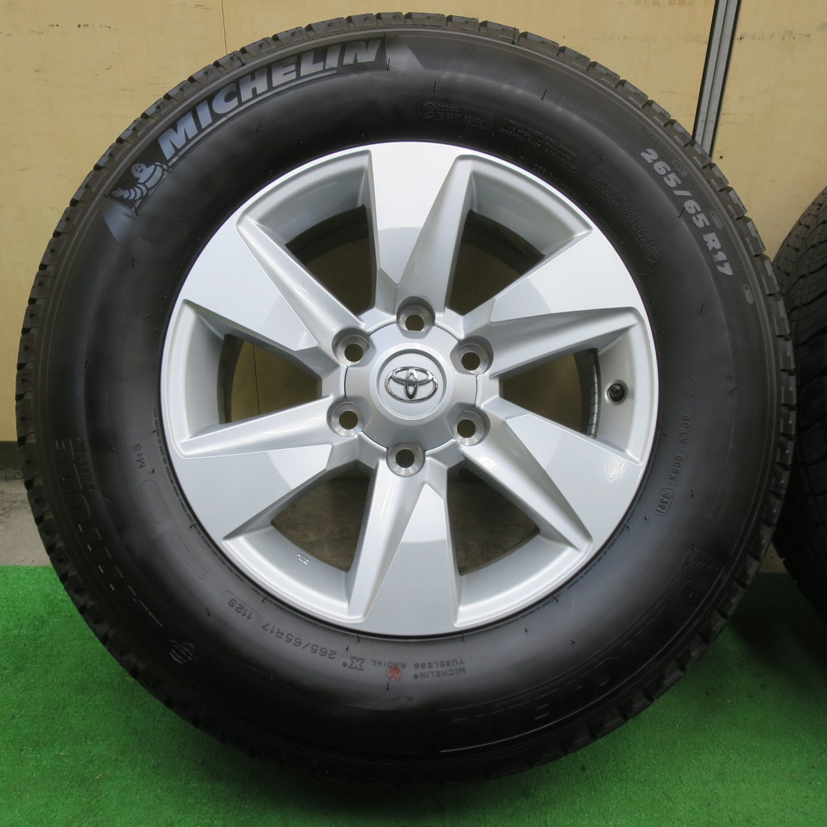 タイヤほぼ未使用!21年!キレイ★トヨタ 150系 ランクル プラド 純正 265/65R17 ミシュラン LATITUDE TOUR 17インチ PCD139.7/6H★5061103イノ