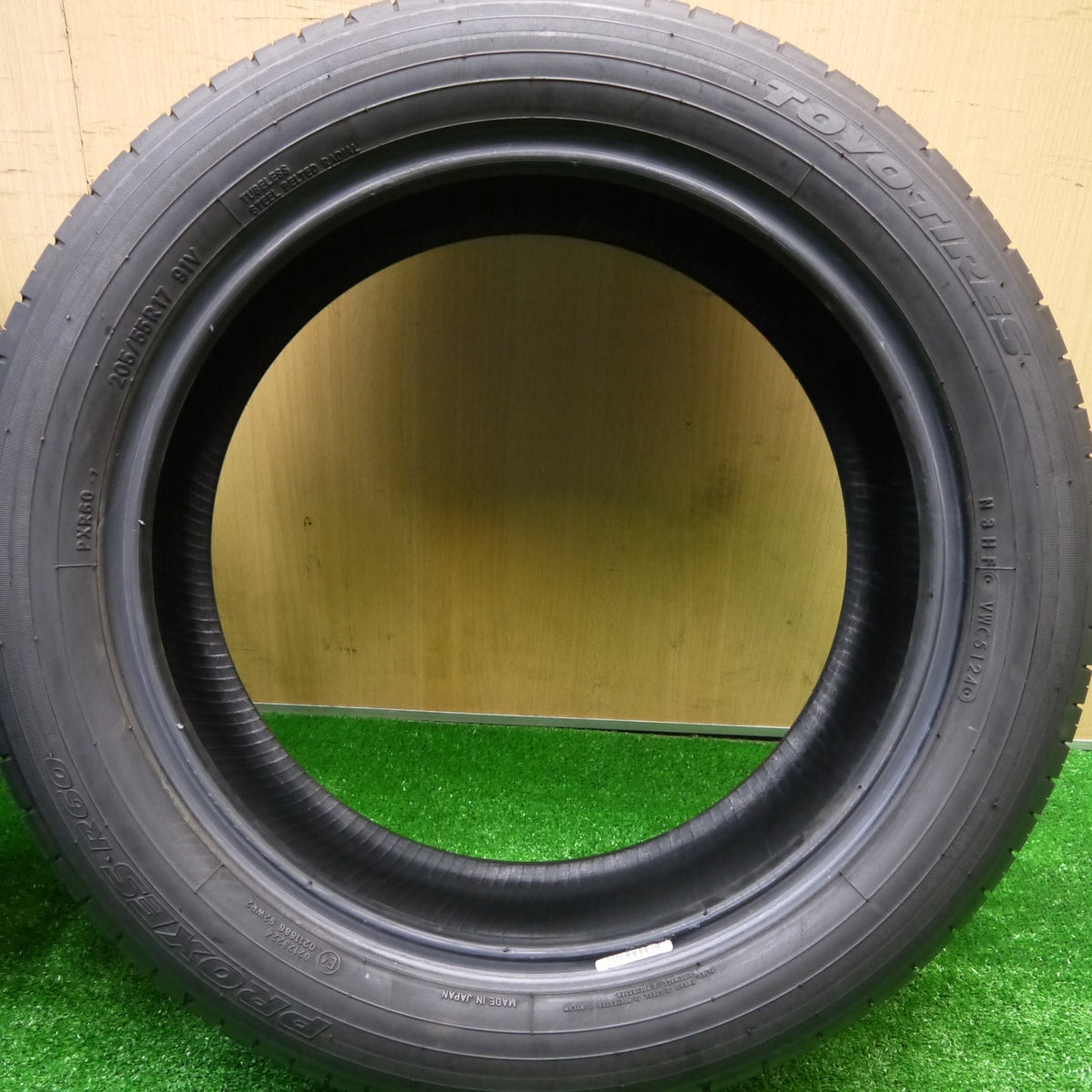 超バリ溝!24年!9.5分以上★205/55R17 トーヨー プロクセス R60 タイヤ 17インチ ノア ヴォクシー MINI ミニ クロスオーバー 等★5101403Hノタ