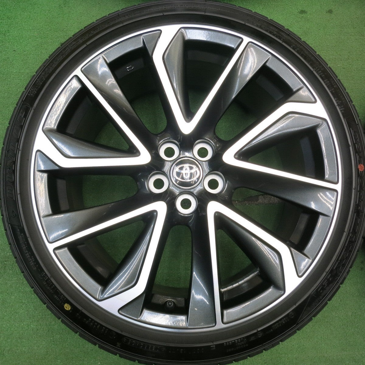 新車外し!23年★トヨタ カローラ スポーツ GZ 純正 225/40R18 ダンロップ SPスポーツマックス 050 18インチ PCD100/5H★5051103HAノ