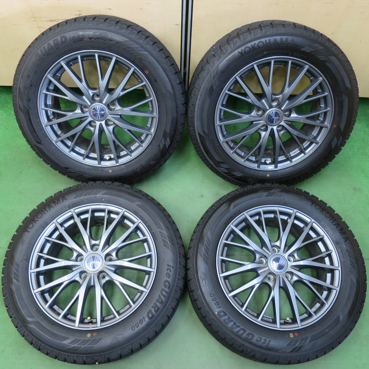 超バリ溝!23年!キレイ!ほぼ10分★スタッドレス 215/60R17 ヨコハマ アイスガード iG60 ravrion RM01 ラブリオン 17インチ PCD114.3/5H★5052702イス