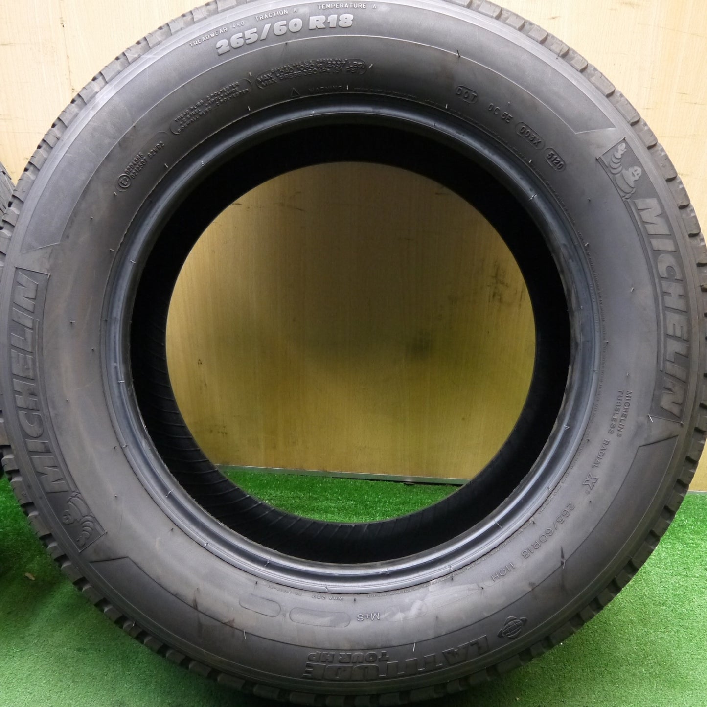 バリ溝!8.5分★265/60R18 ミシュラン LATITUDE TOUR HP タイヤ 18インチ ランクル プラド ハイラックス サーフ パジェロ 等★5052108Hノタ