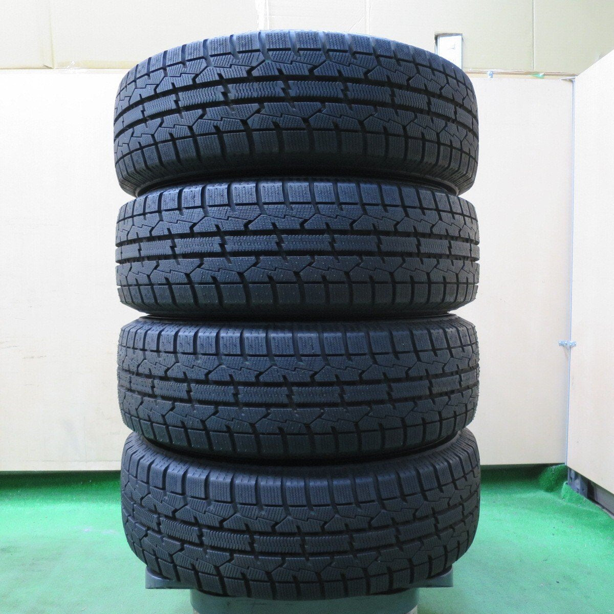 タイヤほぼ未使用!22年★スタッドレス 185/70R14 トーヨー オブザーブ ガリット GIZ スチール ホイール 14インチ PCD100/5H★4121105イス
