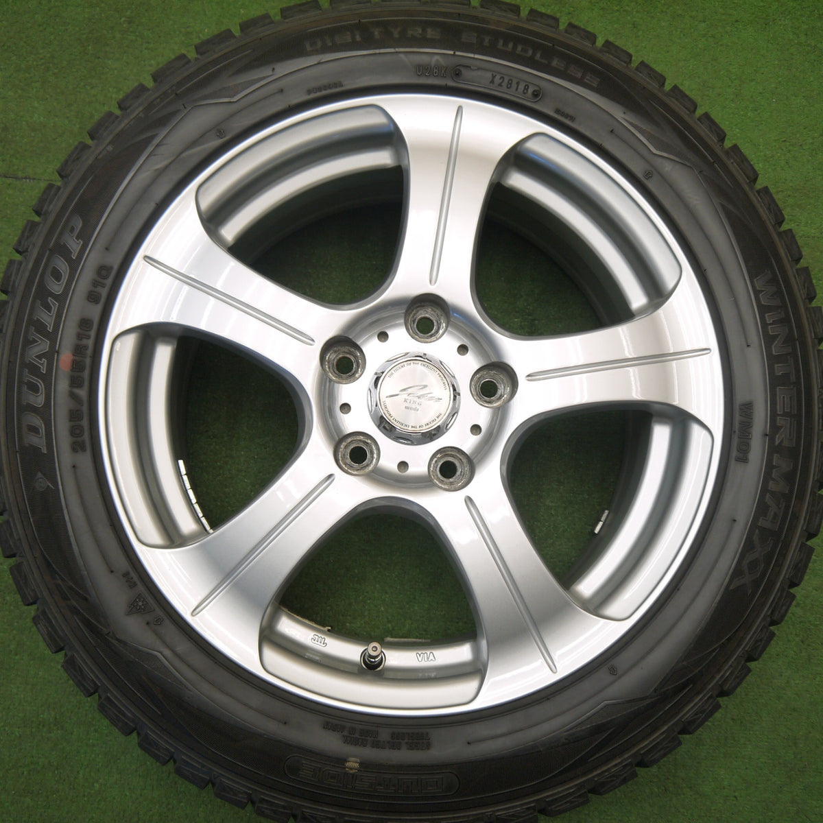 バリ溝!キレイ!9.5分★スタッドレス 205/55R16 ダンロップ ウインターマックス WM01 JOKER KING ジョーカー キング 16インチ PCD114.3/5H★6020904Hス