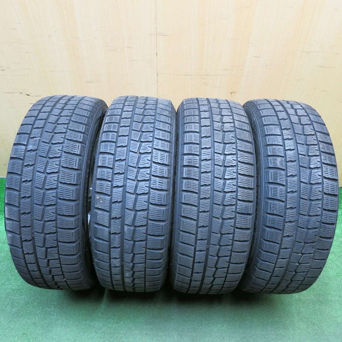 バリ溝!キレイ!8.5分★スタッドレス 215/55R17 ダンロップ ウインターマックス WM01 AZ SPORTS AZスポーツ 17インチ PCD114.3/5H★6012206HAス