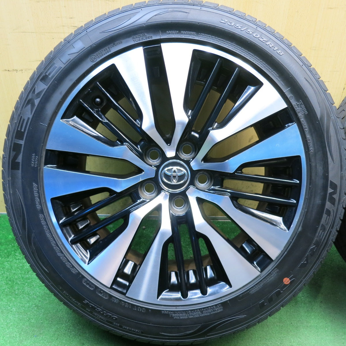 ほぼ未使用!26年◎トヨタ 30系 アルファード ヴェルファイア SC ZG パッケージ 純正 235/50R18 ネクセン N'FERA SU1 18インチ PCD114.3/5H◎6101506HAノ