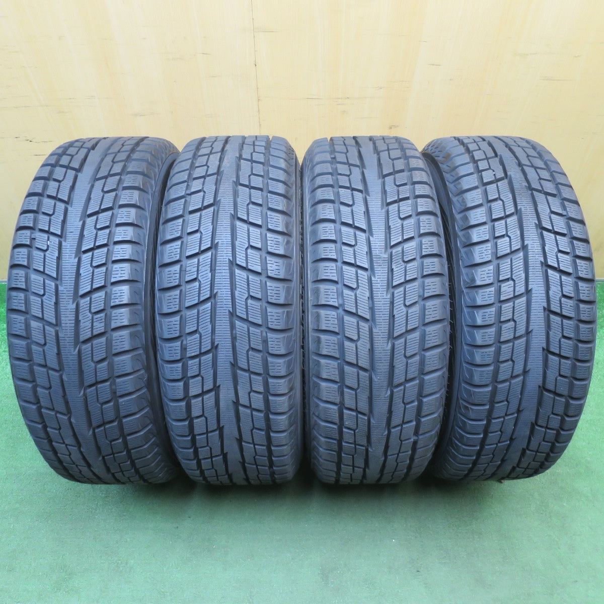 バリ溝!23年!キレイ!9.5分★スタッドレス 215/60R17 ヨコハマ ジオランダー i/T-S TOPRUN トップラン 17インチ PCD114.3/5H★6042703NJス