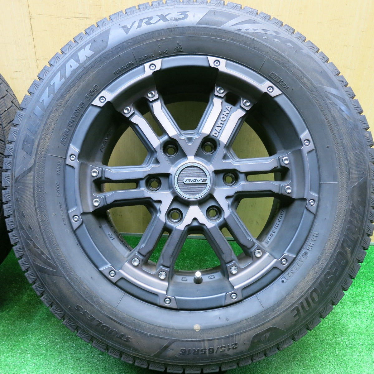 バリ溝!21年!9分★RAYS DAYTONA FDX 215/65R16 スタッドレス ブリヂストン ブリザック VRX3 レイズ デイトナ 16インチ PCD139.7/6H★5110808HAス