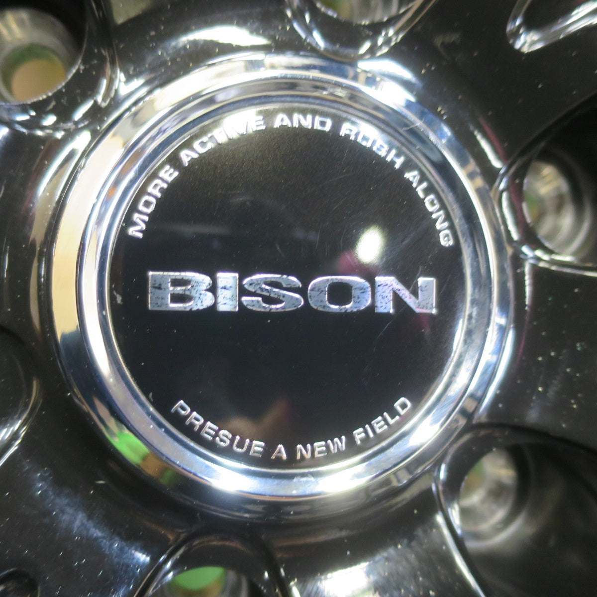 ほぼ未使用!24年!キレイ★スタッドレス 265/65R17 グッドイヤー アイスナビ SUV BISON BN-01 バイソン 17インチ PCD139.7/6H★5101501イス
