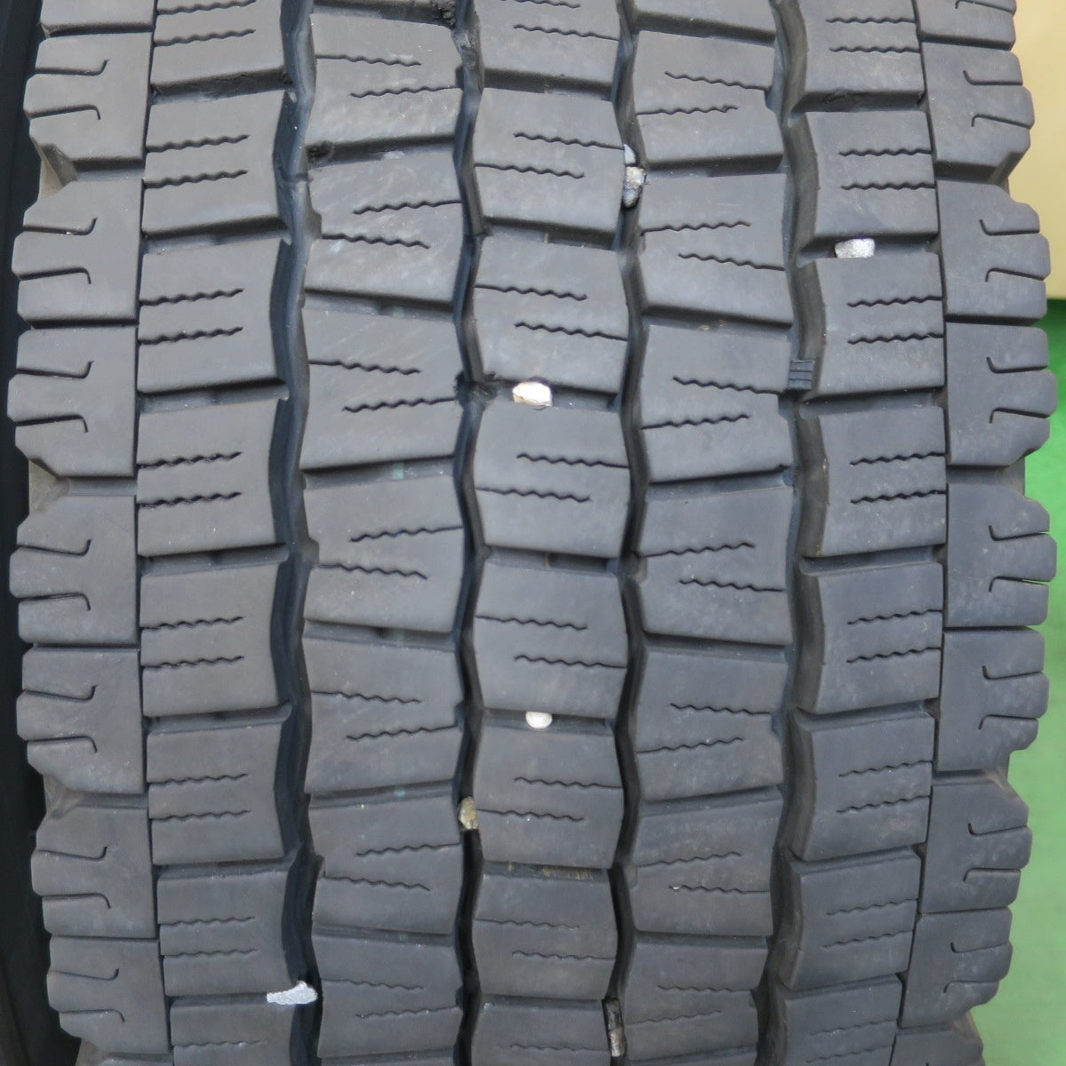 2本価格!24年★トラック タイヤ 245/70R19.5 136/134J スタッドレス ダンロップ デクテス SP081 DECTES 19.5インチ★5103116イスタ