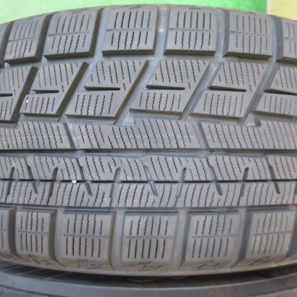 バリ溝!24年!キレイ!9.5分★スタッドレス 215/60R17 ヨコハマ アイスガード iG60 VELVA CHARGE ヴェルヴァ 17インチ PCD114.3/5H★5092903NJス