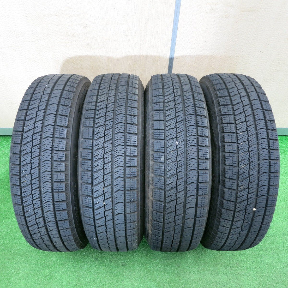 バリ溝!22年!キレイ!9.5分★スタッドレス 165/70R14 ブリヂストン ブリザック VRX2 MANARAY SPORT マナレイ 14インチ PCD100/4H★4121808TNス