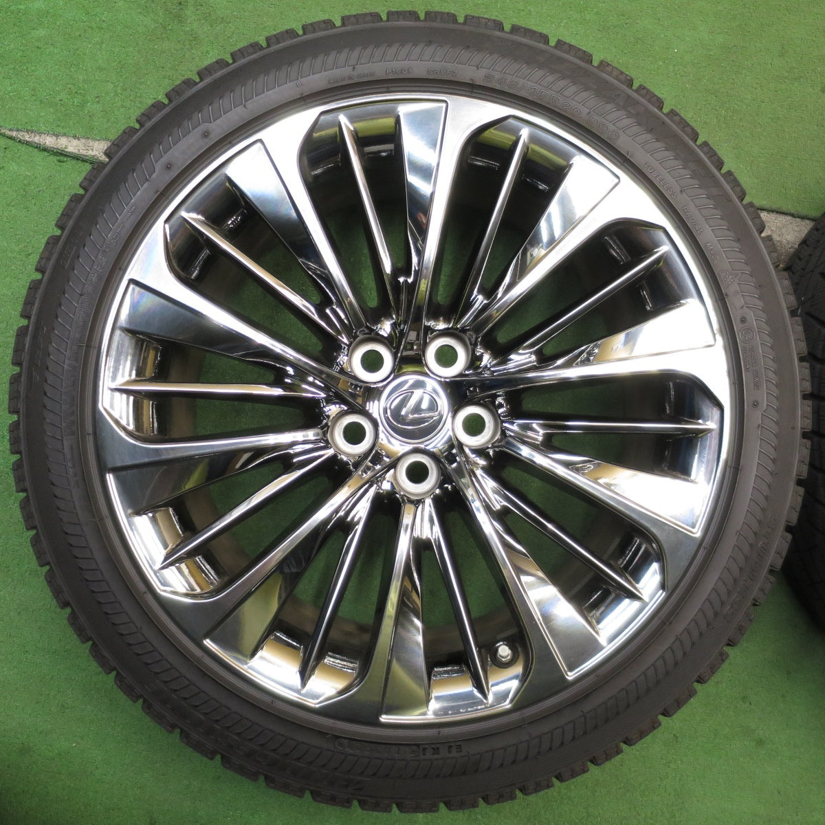 バリ溝!21年!キレイ!9.5分★レクサス LS 500 h 純正 OP 245/45R20 スタッドレス ブリヂストン ブリザック RFT 20インチ PCD120/5H★5062001NJス
