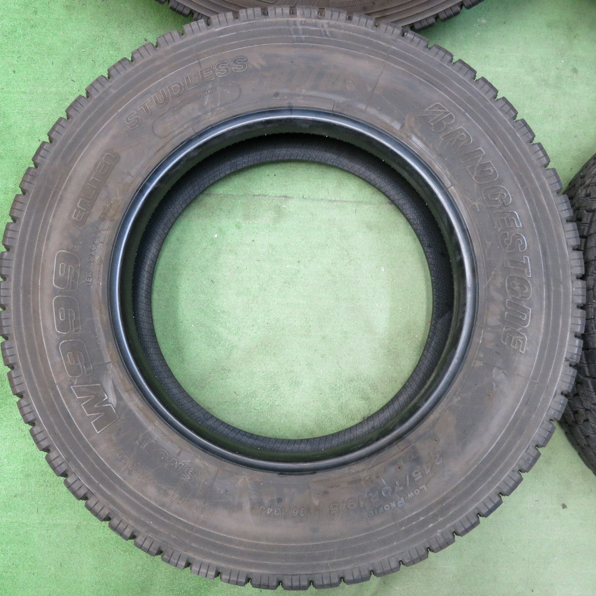 バリ溝!23年!9.5分★トラック タイヤ 245/70R19.5 136/134J スタッドレス ブリヂストン W999 19.5インチ★5053008SYスタ