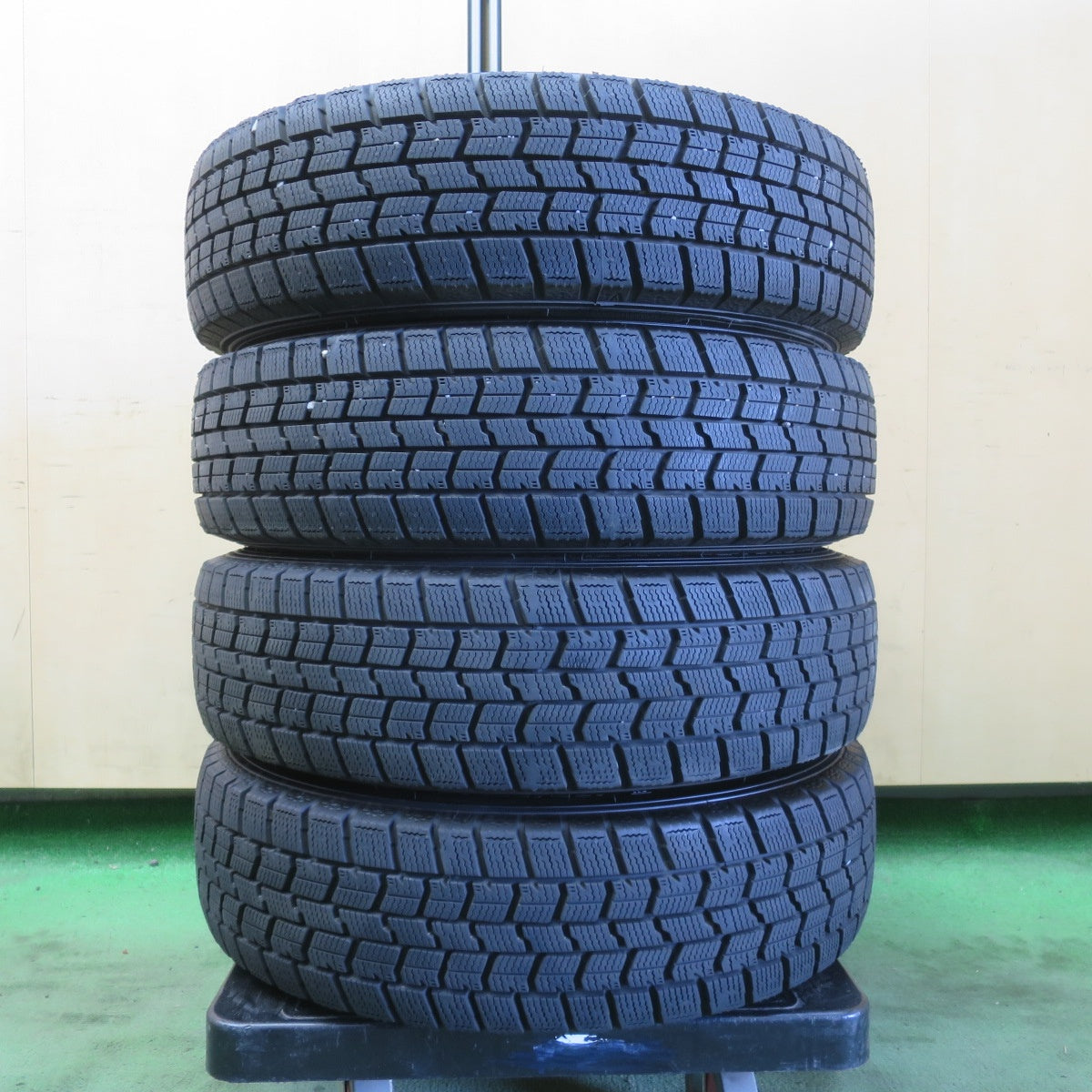ほぼ未使用!25年!キレイ★スタッドレス 155/65R14 グッドイヤー アイスナビ7 EMBELY S10 エンベリー 14インチ PCD100/4H★6042506イス