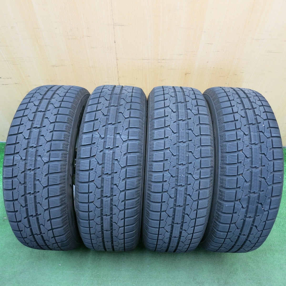 バリ溝!23年!9.5分★スタッドレス 205/60R16 トーヨー オブザーブ ガリット GIZ ravrion ラブリオン 16インチ PCD114.3/5H★6052305HAス