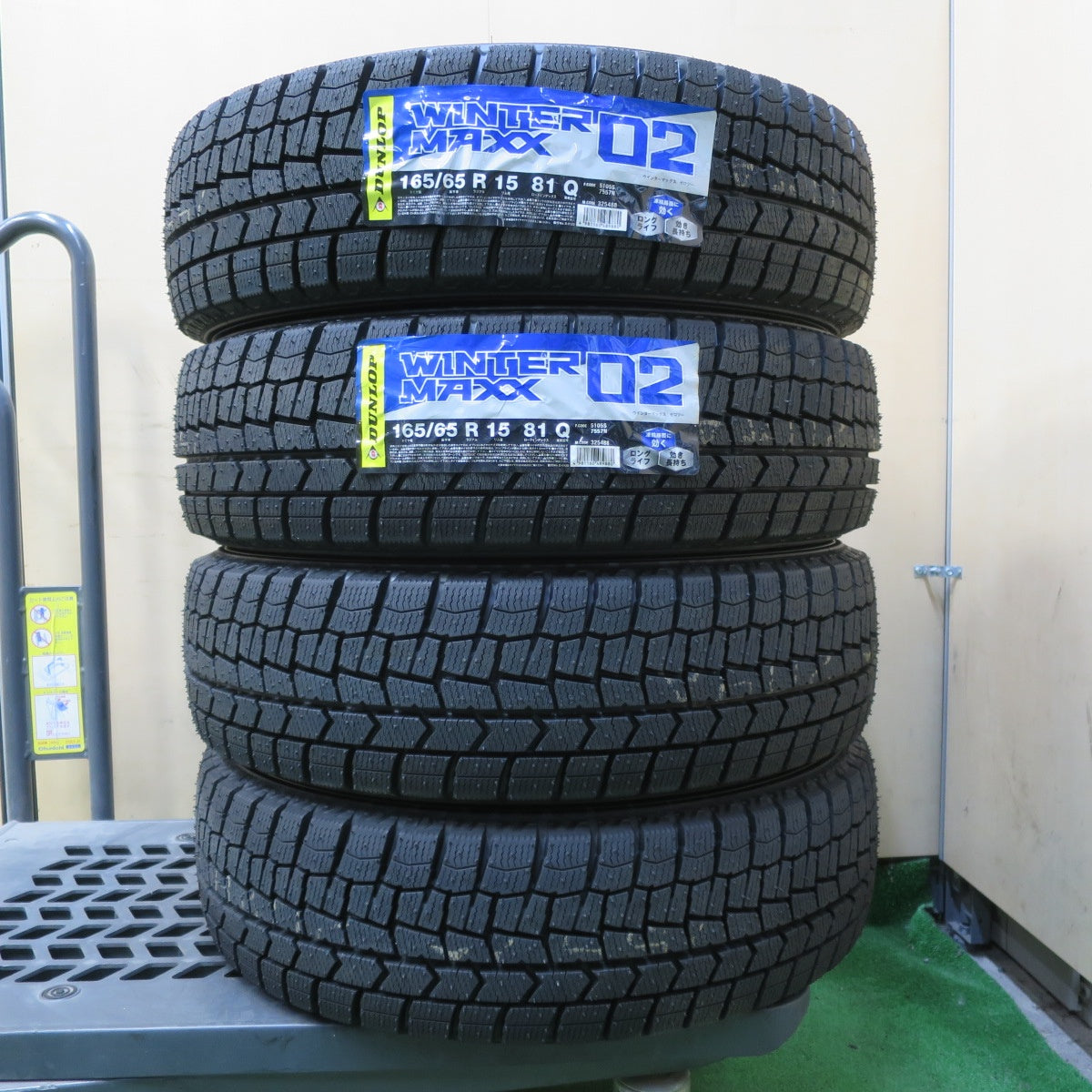 未使用!23年★スタッドレス 165/65R15 ダンロップ ウインターマックス WM02 VELVA CHARGE 15インチ ハスラー タフト 等 軽サイズ PCD100/4H★5051506イス