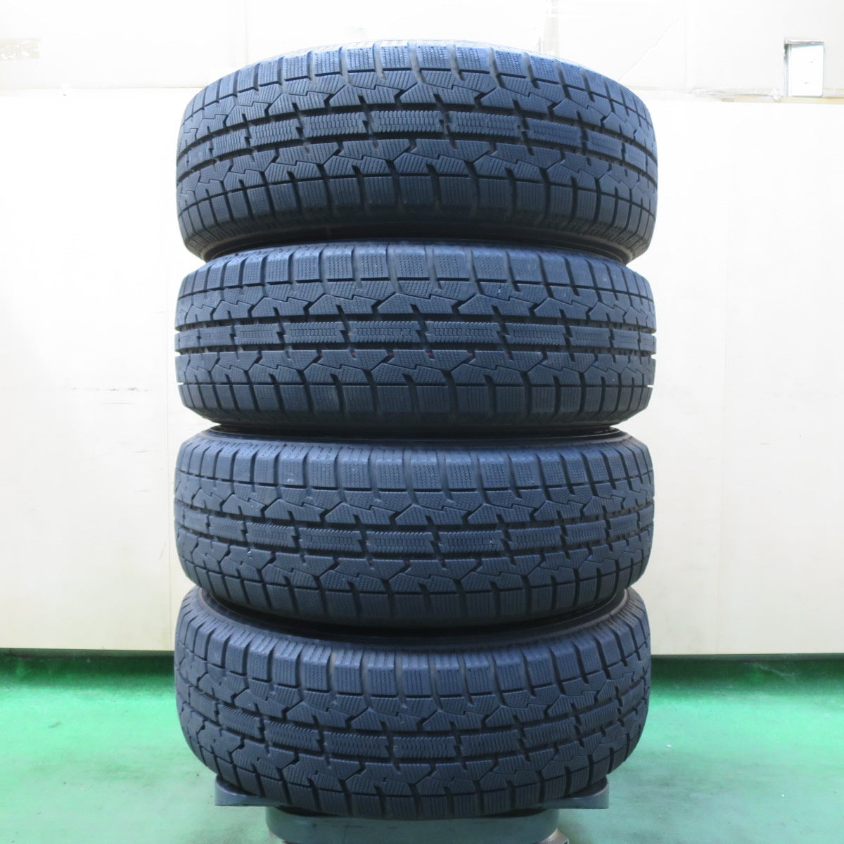 バリ溝!23年!9.5分以上★トヨタ ヴォクシー ノア 純正 195/65R15 スタッドレス トーヨー オブザーブ ガリット GIZ 15インチ PCD114.3/5H★5093013イス