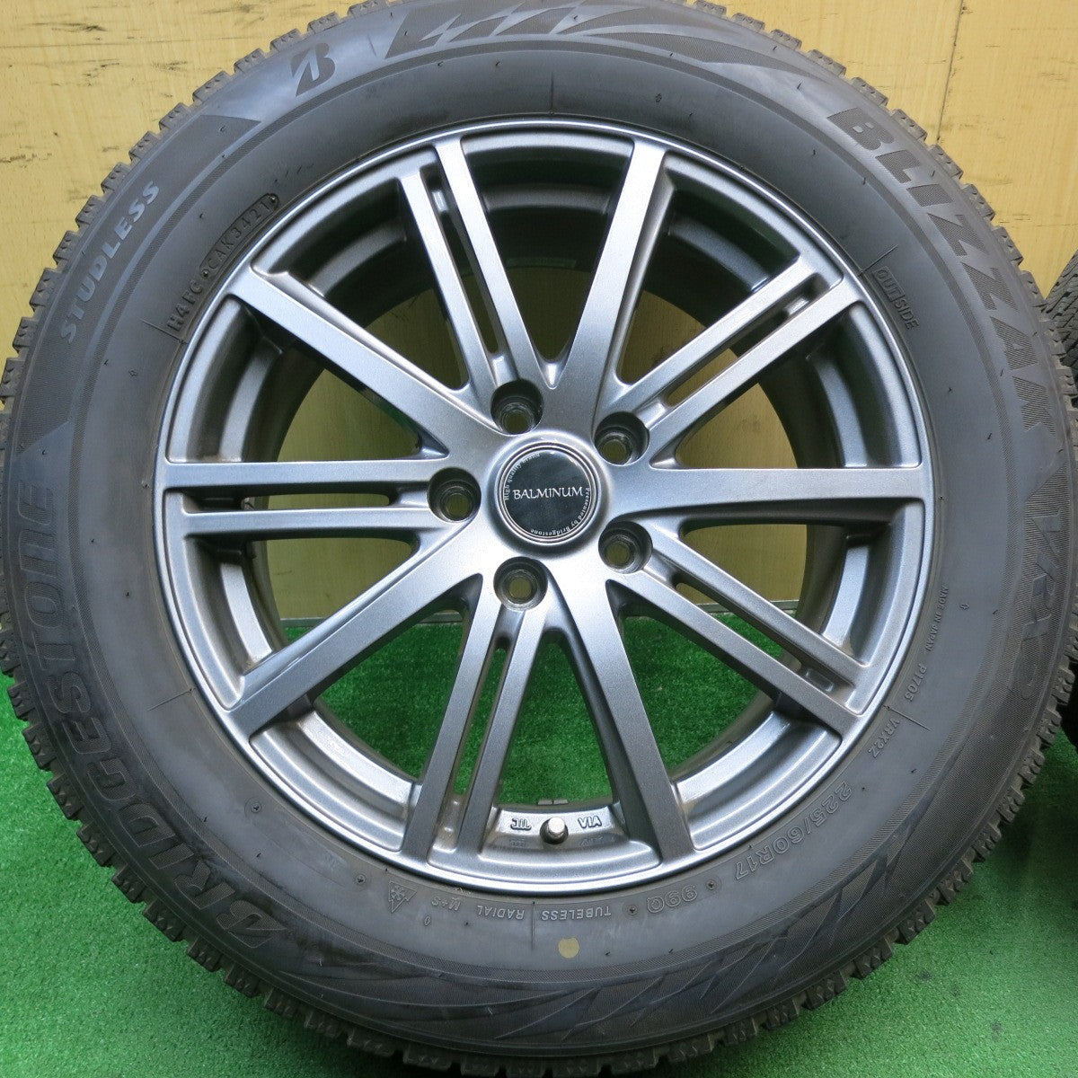バリ溝!21年!キレイ!9.5分★スタッドレス 225/60R17 ブリヂストン ブリザック VRX2 BALMINUM バルミナ 17インチ PCD114.3/5H★5021103AKス