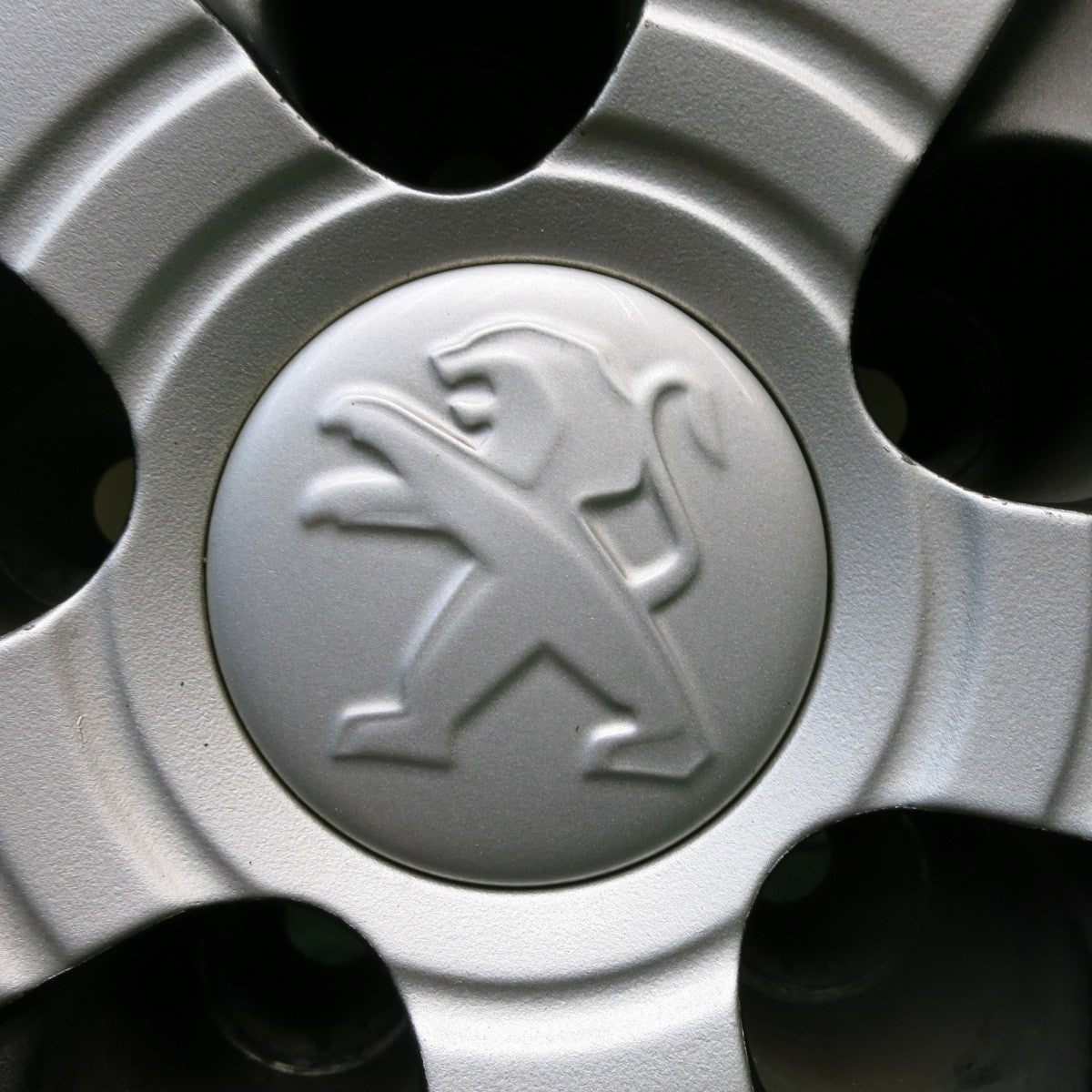 4本価格!21年★プジョー 308 GT 純正 225/40R18 セイバーリング SL201 18インチ PCD108/5H★5080105HAノ