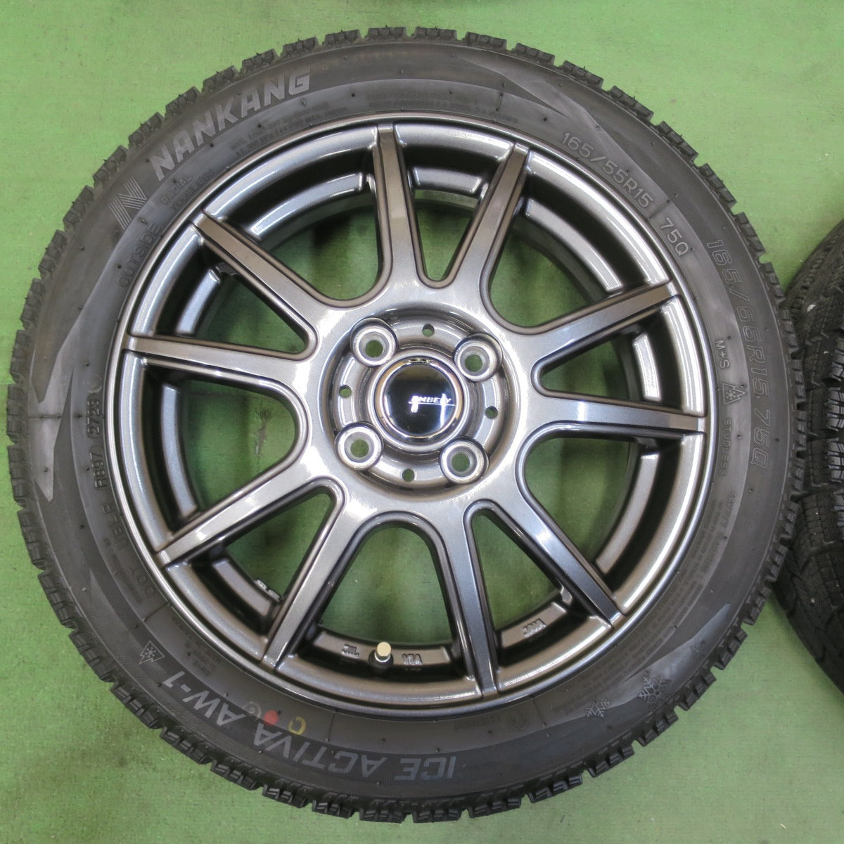 バリ溝!23年!キレイ!9分★スタッドレス 165/55R15 ナンカン アイス アクティバ AW-1 EMBELY 15インチ 軽サイズ 軽自動車 PCD100/4H★5102709イス