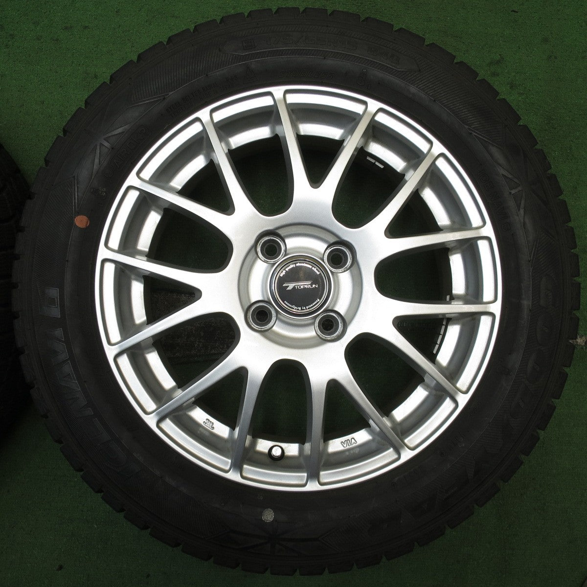 バリ溝!キレイ!9分★スタッドレス 175/65R15 グッドイヤー アイスナビ6 TOPRUN トップラン 15インチ PCD100/4H★5081306NJス