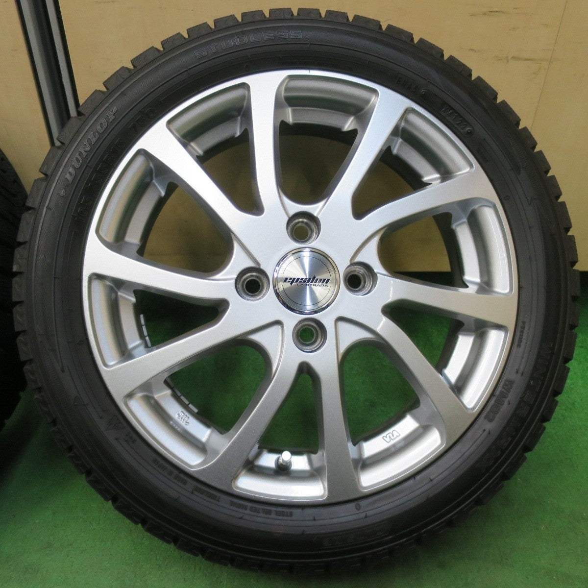 超バリ溝!22年!キレイ!ほぼ10分★スタッドレス 165/55R15 ダンロップ ウインターマックス WM02 epsdon LA STRADA 15インチ 軽自動車 N-BOX タント 等 PCD100/4H★5031506イス