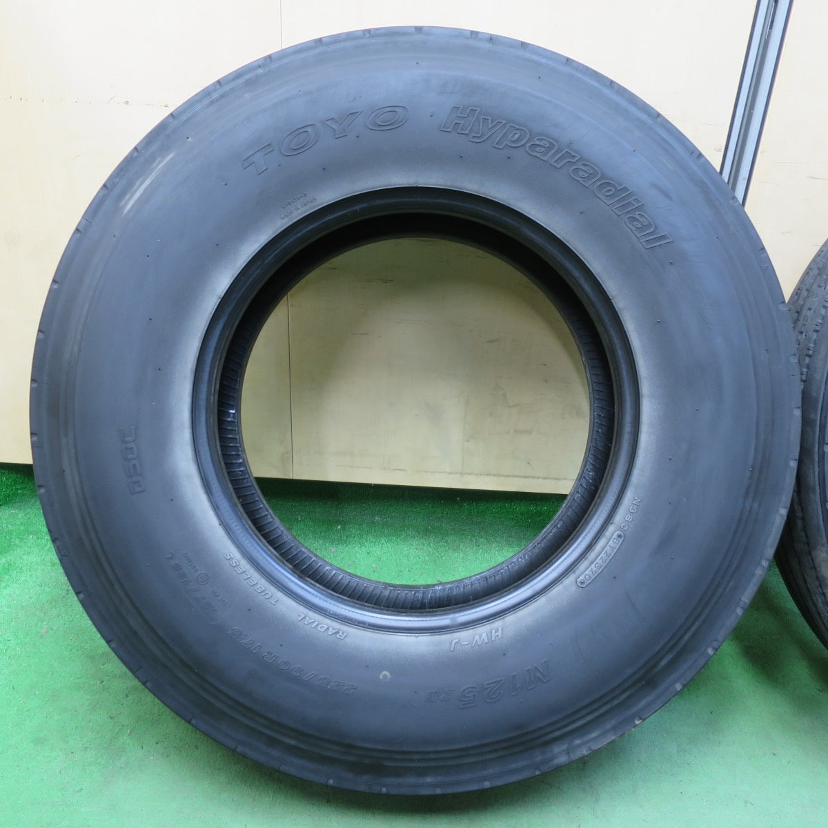 バリ溝!8.5分!2本★トラック タイヤ 225/90R17.5 127/125L トーヨー Hyparadial M125ZB 17.5インチ★5041605イノタ