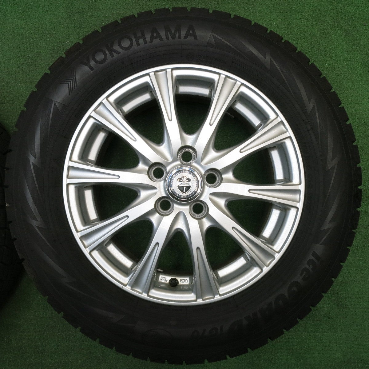 バリ溝!22年!キレイ!9.5分★プリウス 等 195/65R15 スタッドレス ヨコハマ アイスガード iG70 JOKER ジョーカー 15インチ PCD100/5H★5042503NJス