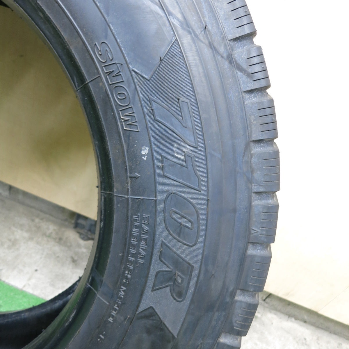 ほぼ未使用!1本★トラック タイヤ 245/70R19.5 136/134J ヨコハマ 710R ミックス オールシーズン 19.5インチ★5072606ナスタ