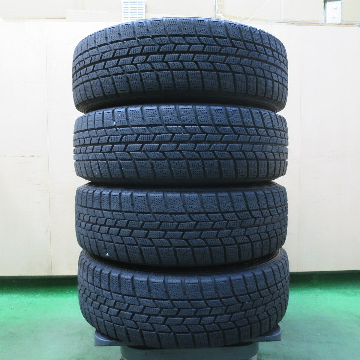 バリ溝!8.5分★スタッドレス 175/65R15 グッドイヤー アイスナビ6 NIRVANA NV ニルバーナ ニルヴァーナ 15インチ PCD100/4H★5103110イス