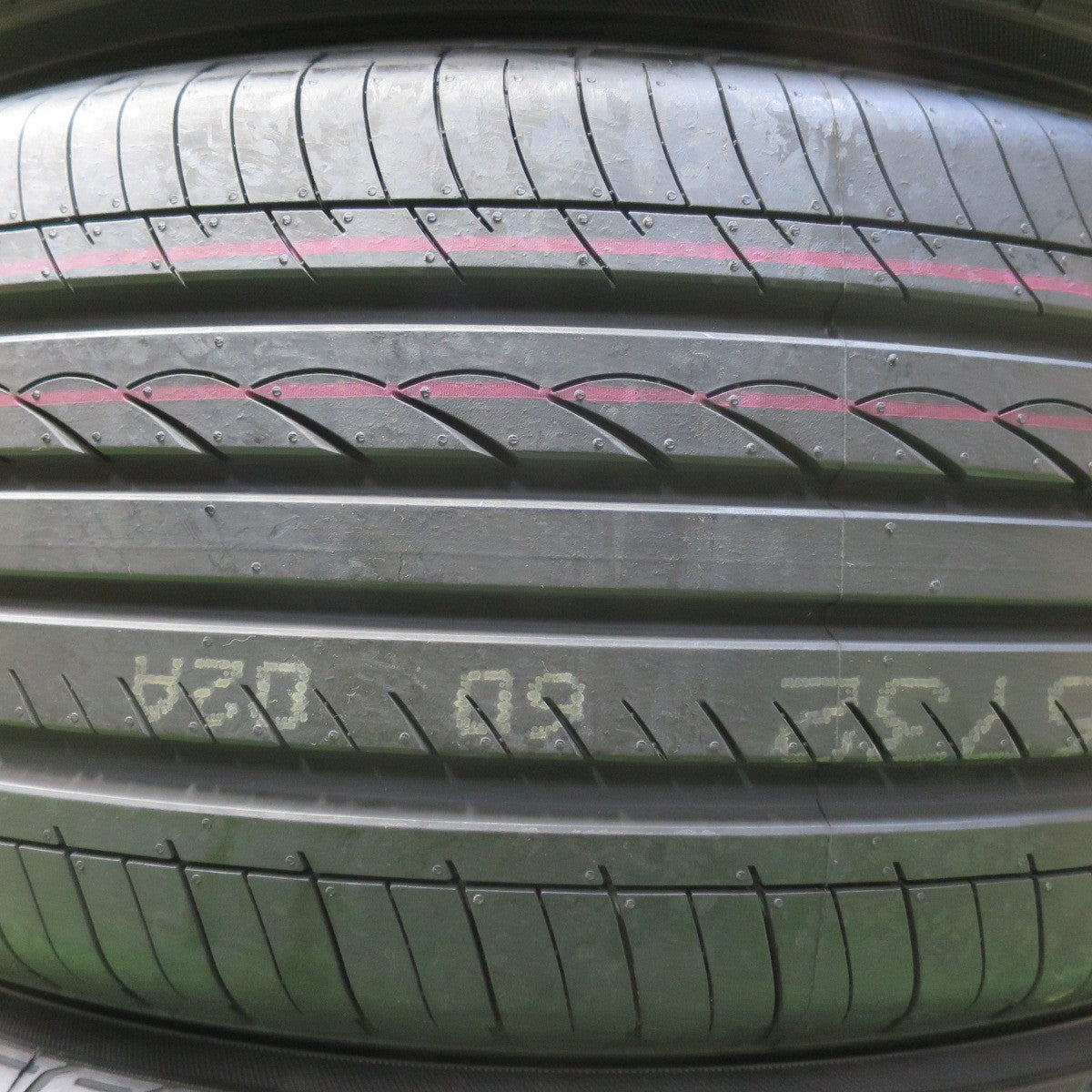 未使用!21年★225/50R18 ヨコハマ アドバン dB デシベル タイヤ 18インチ オデッセイ カローラクロス C-HR 50 エスティマ 等★5061504イノタ