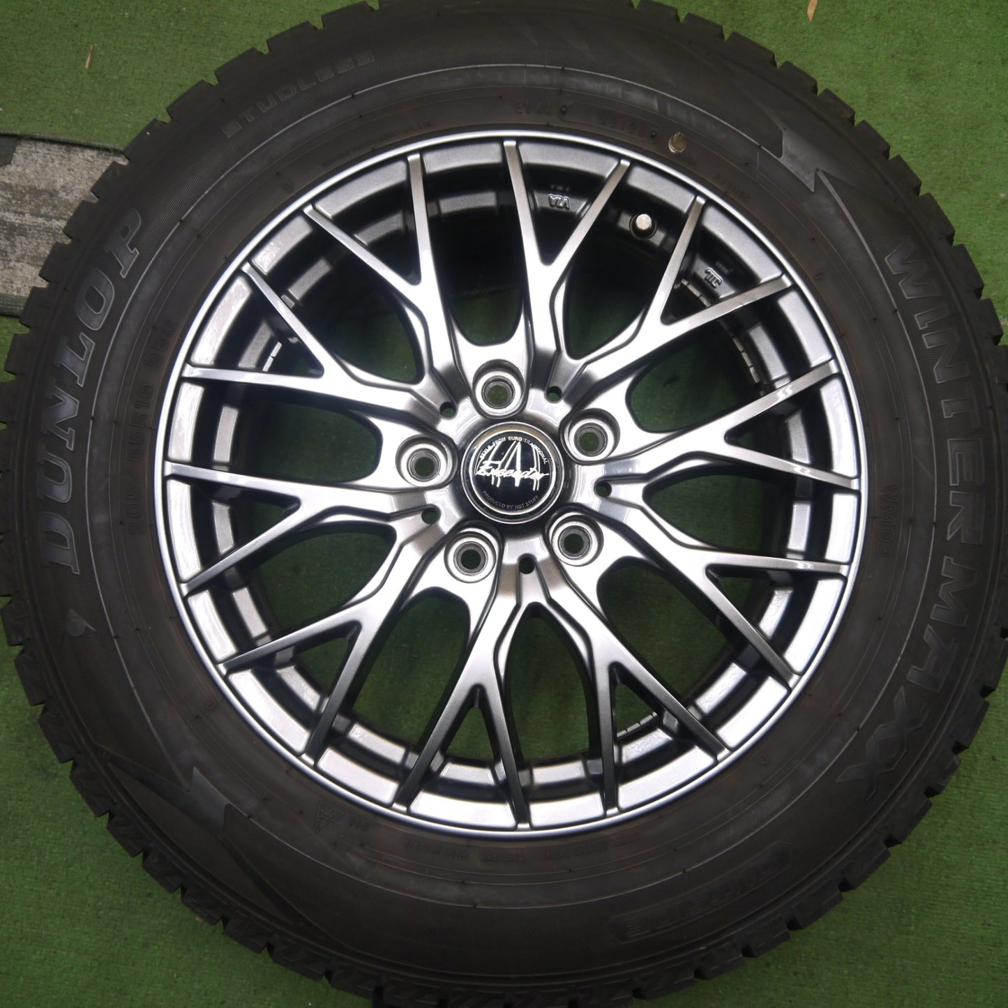 バリ溝!キレイ!9.5分★スタッドレス 205/65R16 ダンロップ ウインターマックス WM02 Exceeder エクシーダー 16インチ PCD114.3/5H★5092907Hス