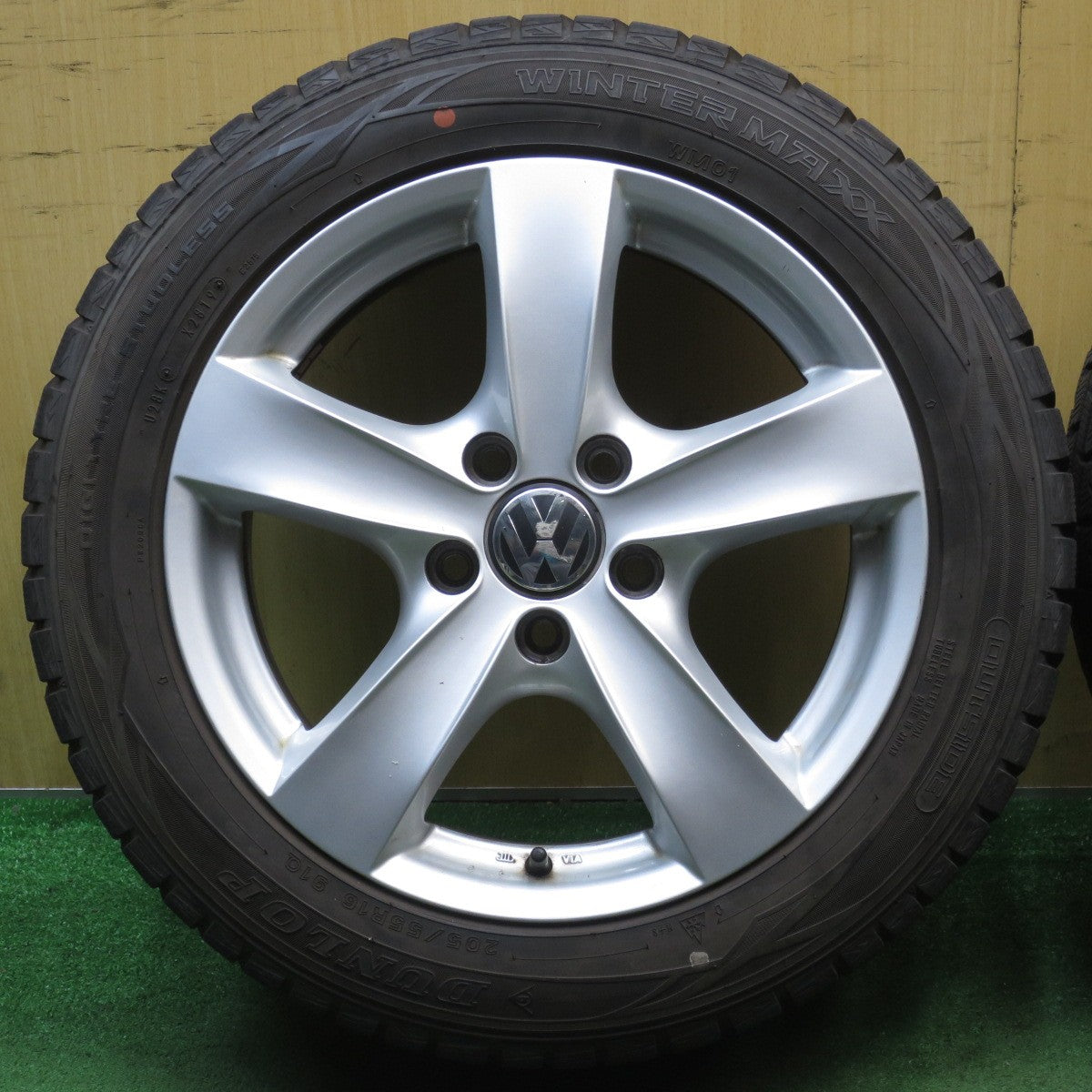 バリ溝!9.5分★ワーゲン 等 AGA TARGA Nebel 205/55R16 スタッドレス ダンロップ ウインターマックス WM01 16インチ ネーベル PCD112/5H★5091001NJス