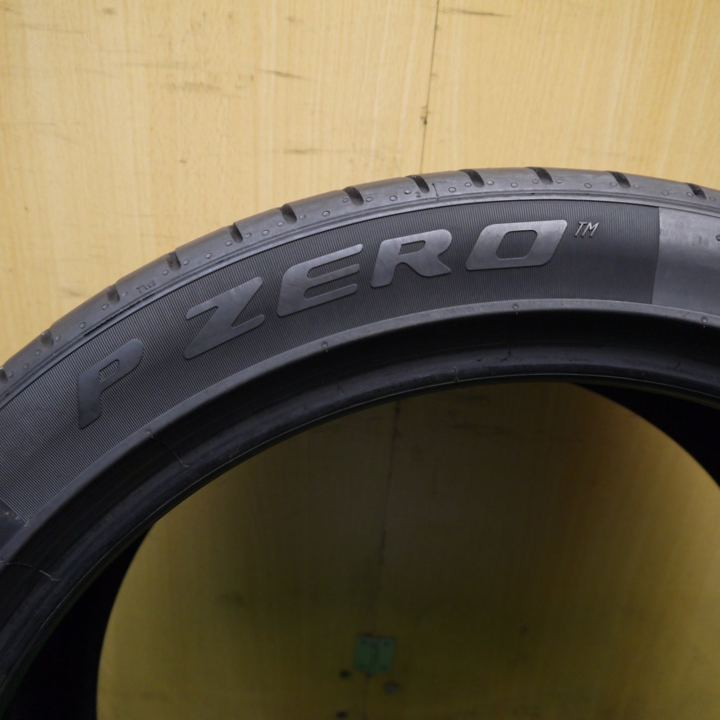 バリ溝!22年!8.5分!1本★285/35R20 ピレリ Pゼロ TM MGT PZERO 20インチ タイヤ マセラティ 等★5061103Hノタ