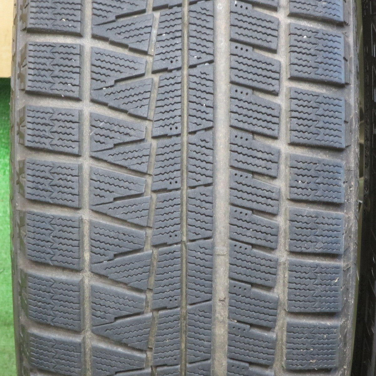 バリ溝!キレイ!9.5分★BMW 等 AGA Bayern 245/45R18 スタッドレス ブリヂストン ブリザック RFT バイエルン 18インチ PCD120/5H★5081901TTス
